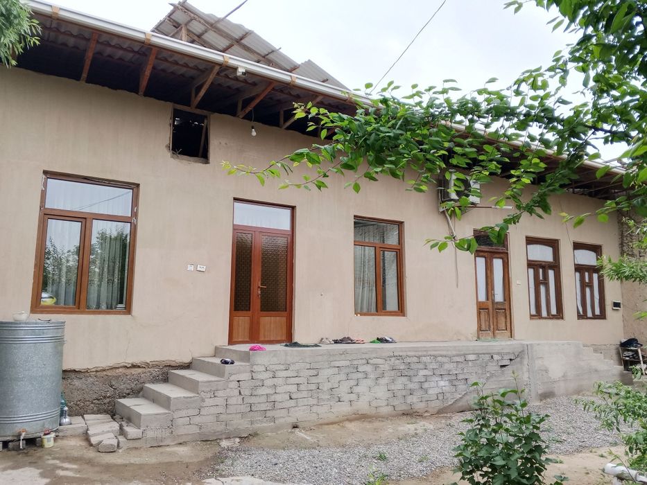 Rovut Terakqatorda Hovli sotiladi
