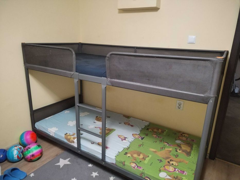 Детско двуетажно метално легло