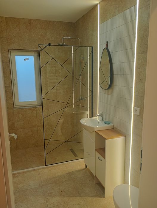 Vând Casă premium nouă utilată și mobilată 4 camere comuna Berceni, accep credit