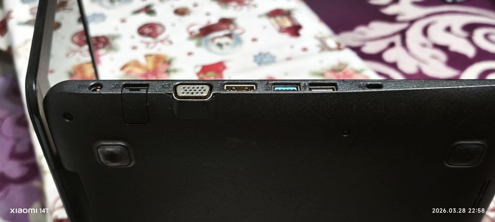 Лаптоп асус x554s