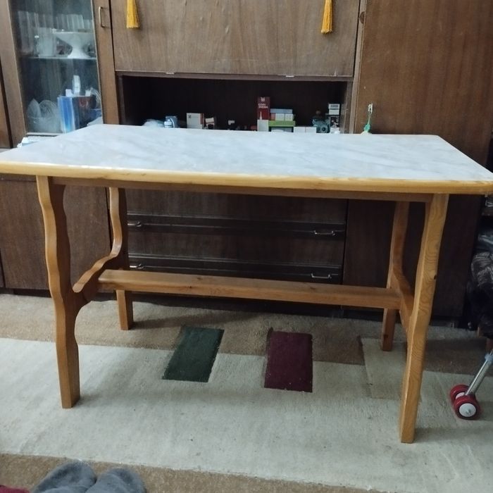 Обеденный стол большой