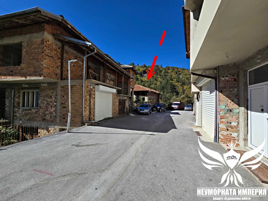 Нова къща с 388кв. РЗП и двор 600кв кв.Устово гр.Смолян