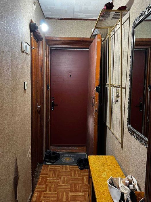 Продаётся 2х комн. 2 этаж. Ул. Фитрата. 52м2. Балкон 2/6. Жд. институт