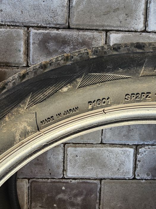 Комплект зимних шин