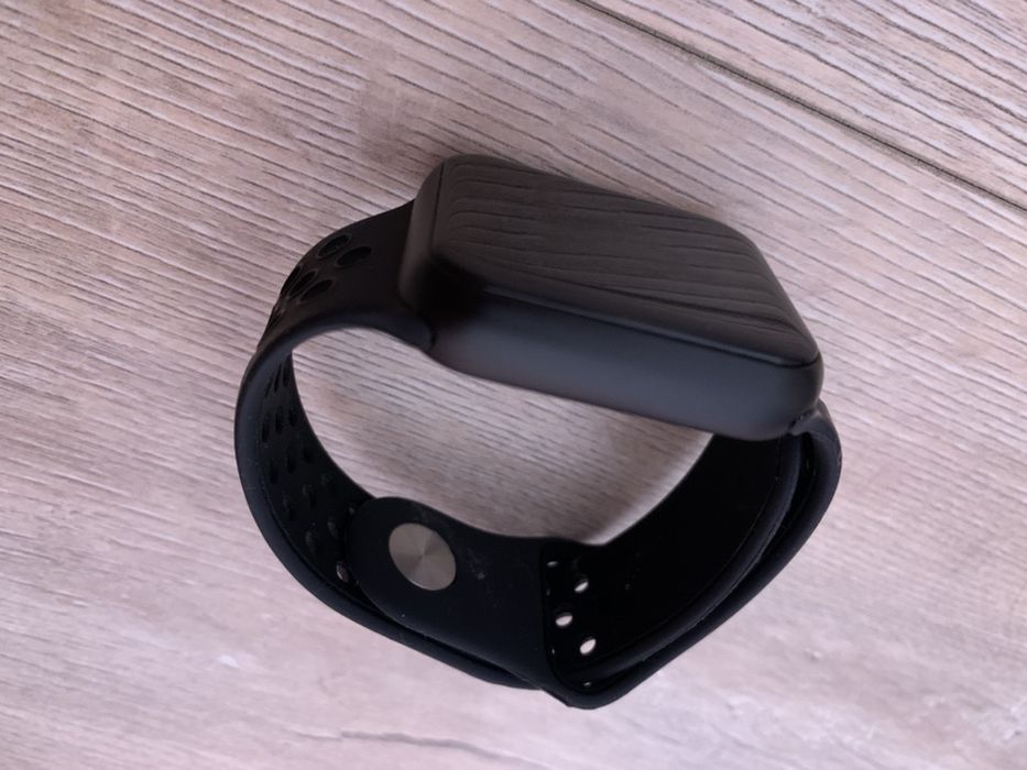 Смарт часовник F8