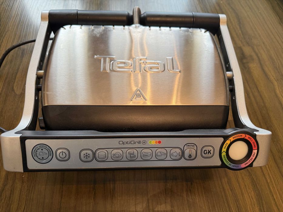Грил Tefal OptiGrill+ GC712D34. Пълен комплект