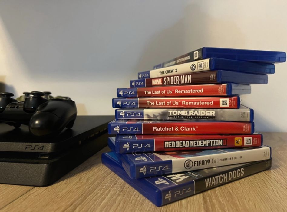 PlayStation 4 + 2 controlere + 9 jocuri