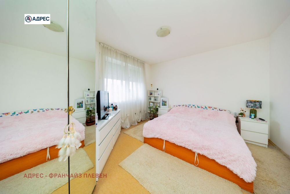 Продава се Тристаен апартамент в Плевен, Широк център - 130 кв.м за 785 €/кв.м - Снимка #7