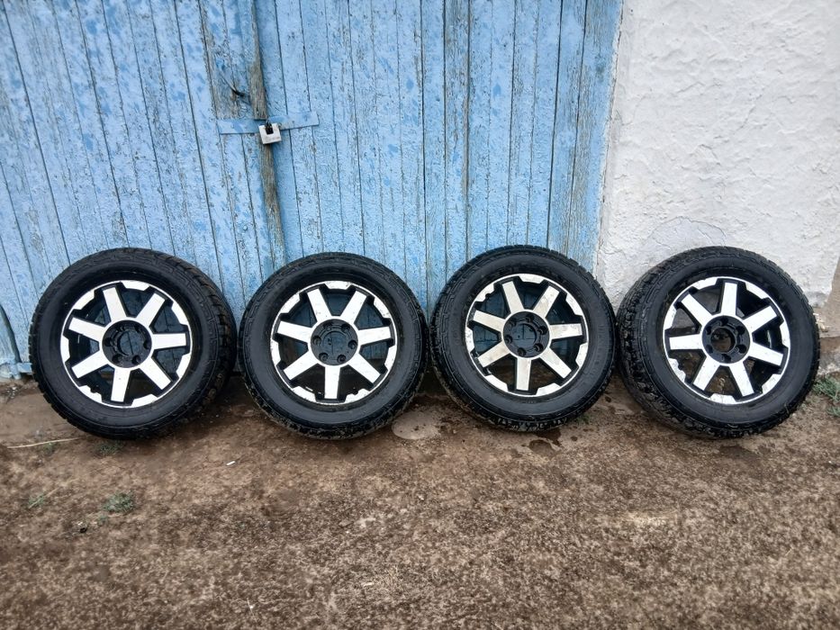 Продам комплект диск р18 хайлюкс прадо