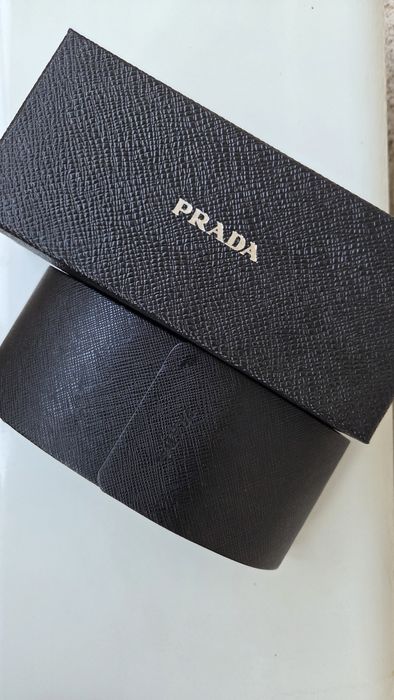 Слънчеви очила Prada