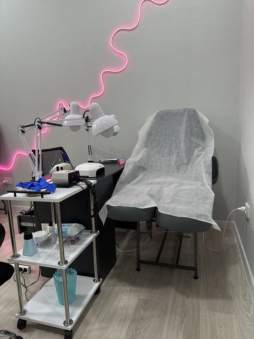 Продается все для студии маникюра