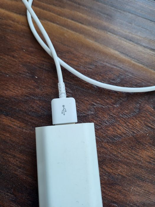 Adaptor Apple si cablu