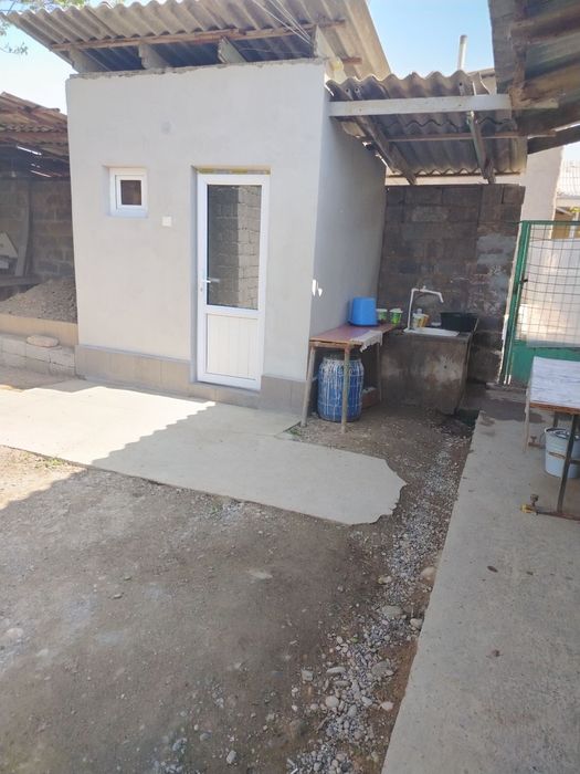 Uchastka sotiladi srochna