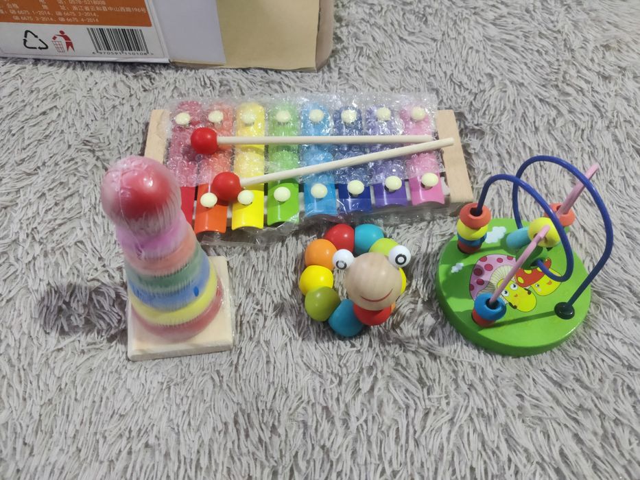 Набор игрушек для малышей