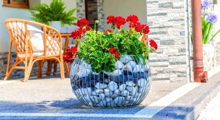 Урна из галка  камен