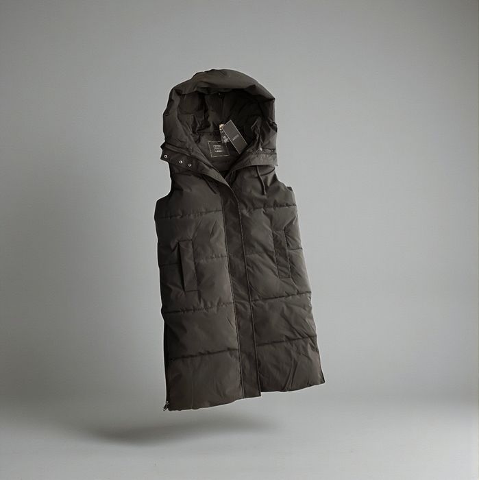 Vestă lungă matlasată cu glugă