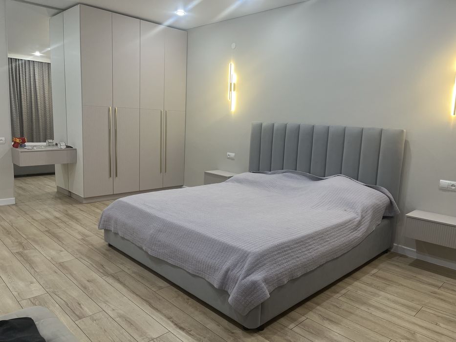 Продам 4 ком квартиру 145 кв м