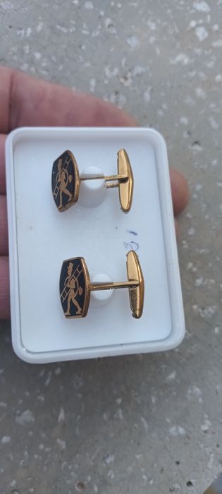 Pereche Butoni vechi, Coșarul!