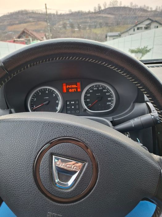 Dacia duster 4x2 2011 luna 12