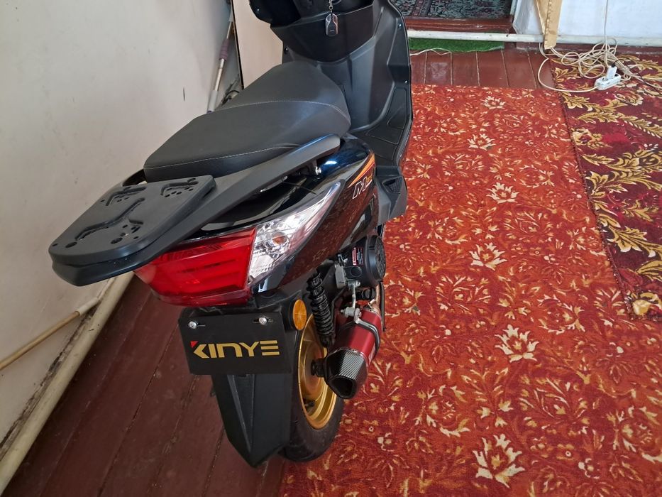 Продам скутор новый