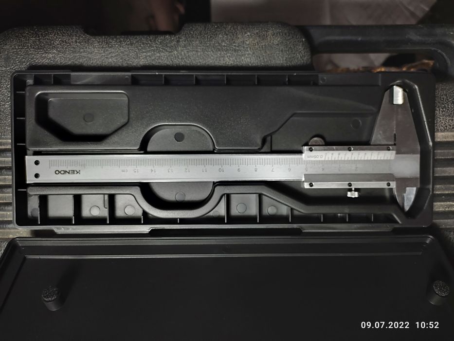 Штангенциркуль стальной.