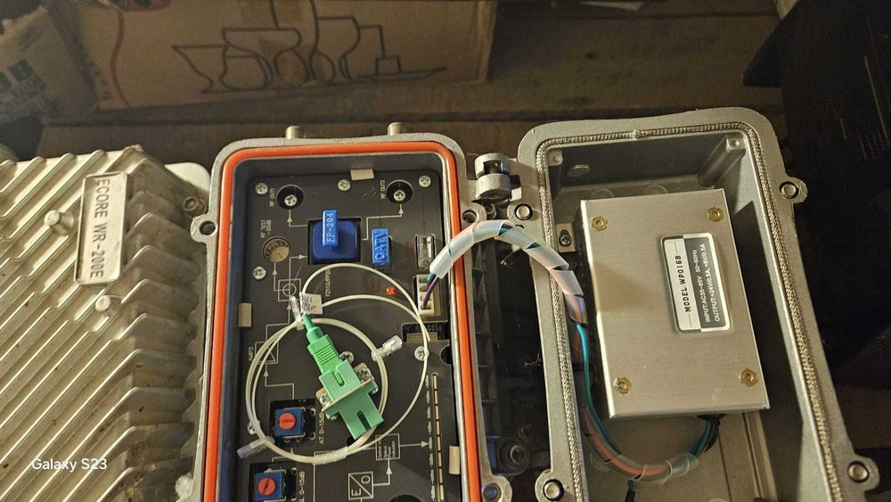 Nod optic telealimentat/alim. local