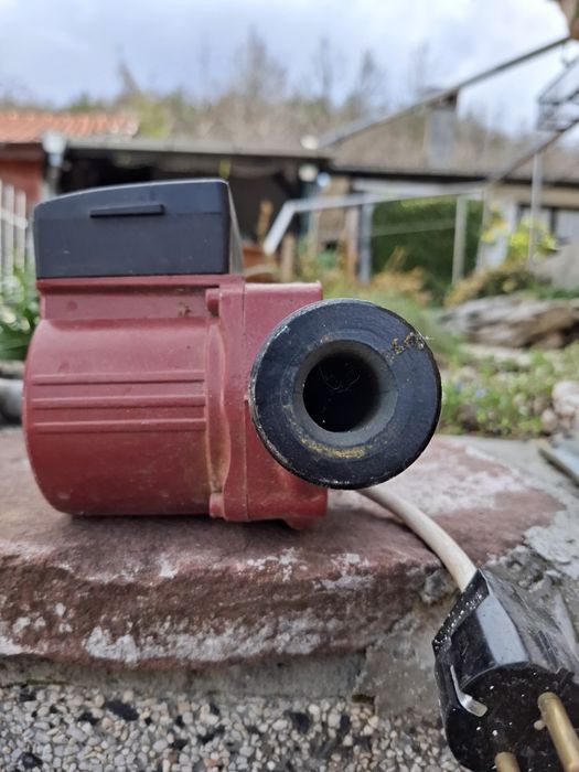 Продавам помпа за парно