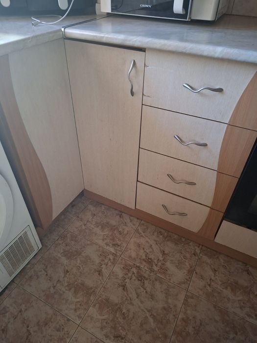 Продавам обзавеждане за кухня