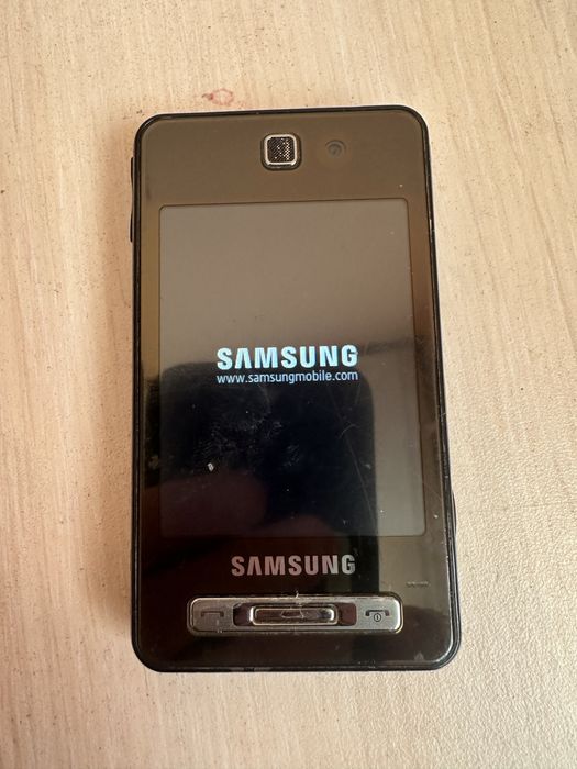 Продаю телефон самсунг