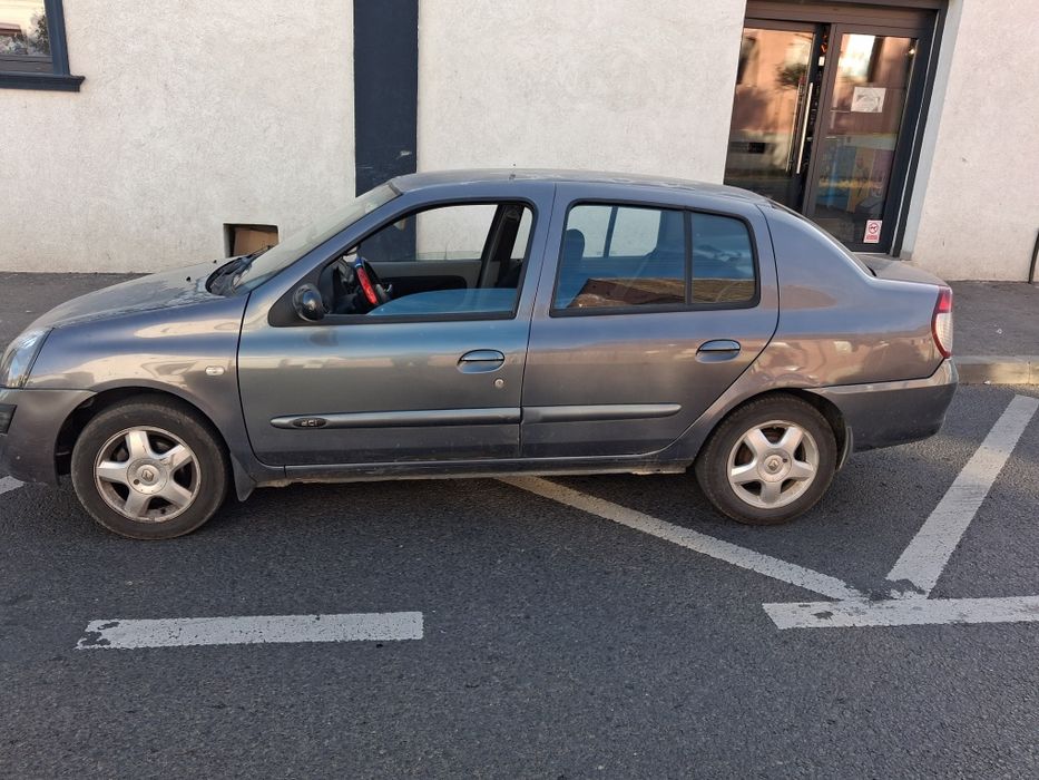 Vând Renault  simbol