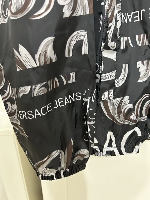 Последня брой Стилне  яке  ветровка Versace