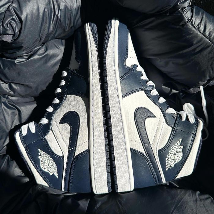 Pantofi Sport Air Jordan 1 Mid Obsidian Gold - 100% originali