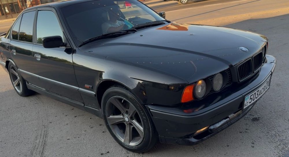 Продам BMW 5 серии е34