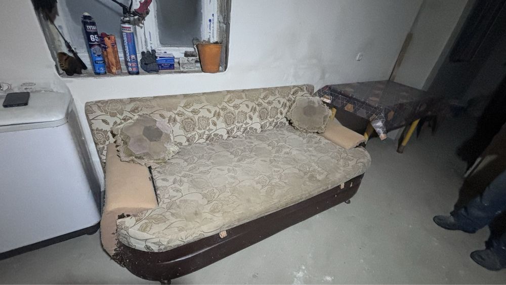 Диван ,Диван в хорошем состояний