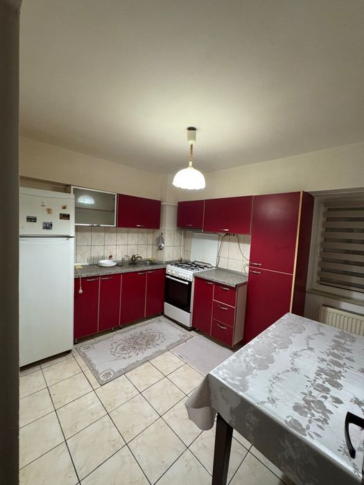 Chirie apartament 4 camere