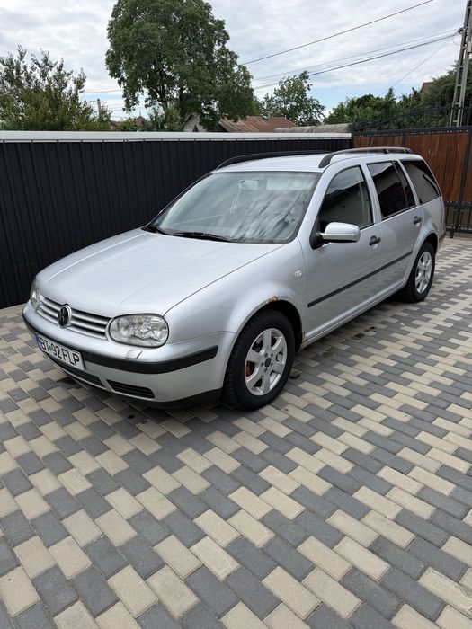 VOLKSWAGEN Golf 2002