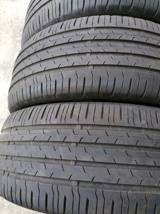 Vând 4 anvelope vară continental 215.55.17