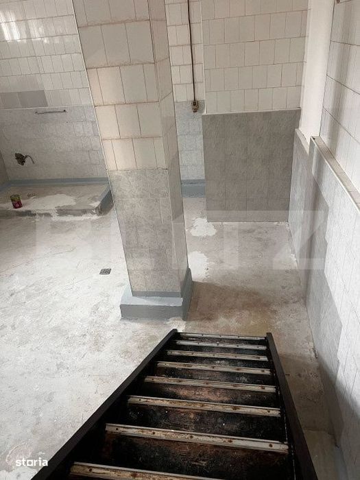 Spatiu comercial cu potential, 200 mp, zona Saturn