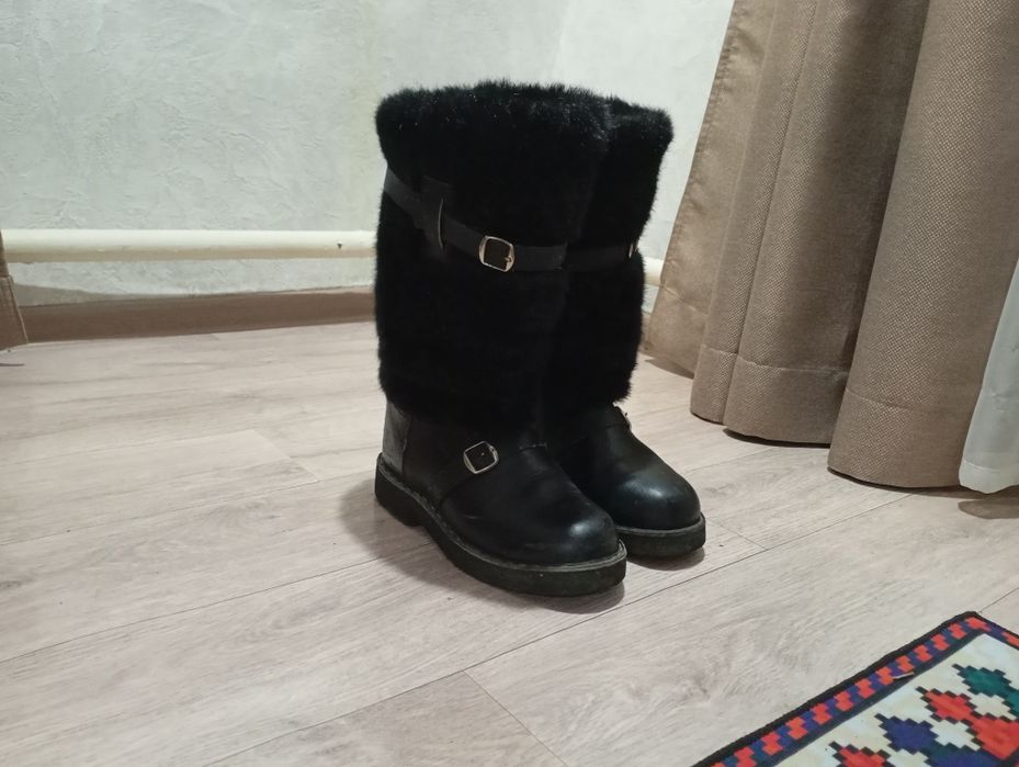 Продам мужские унты