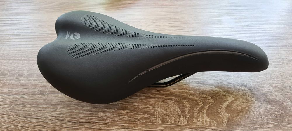 Ски каска Wedze, Вело каска Alpina и черна нова седалка за колело