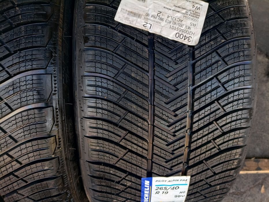 2 anvelope NOI de iarna Michelin 265/40 R19 dot 3820