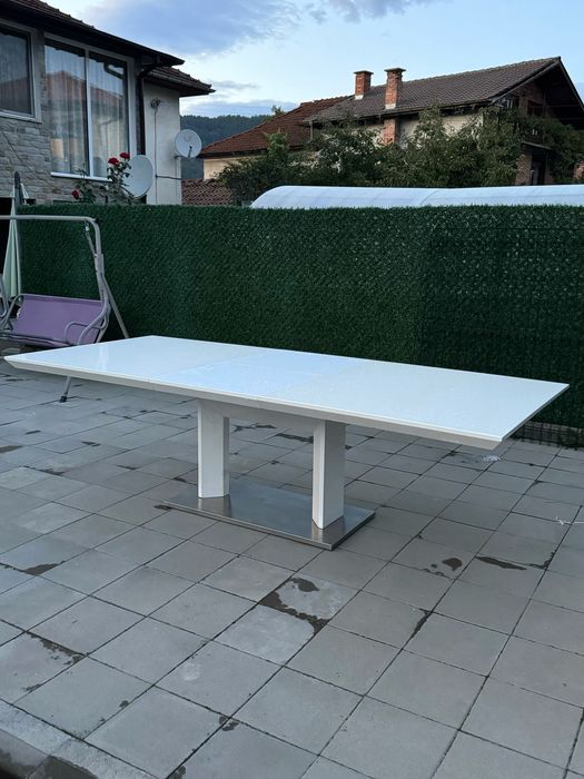 Големи трапезни маси