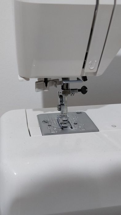 Продам швейную машинку Janome Dress code