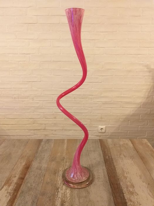 Ваза от Дърпано стъкло