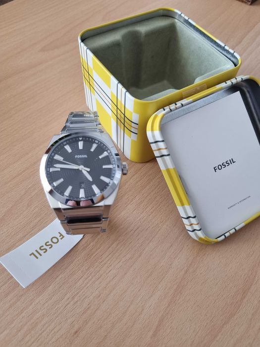 Нов мъжжки часовник Fossil fs5821
