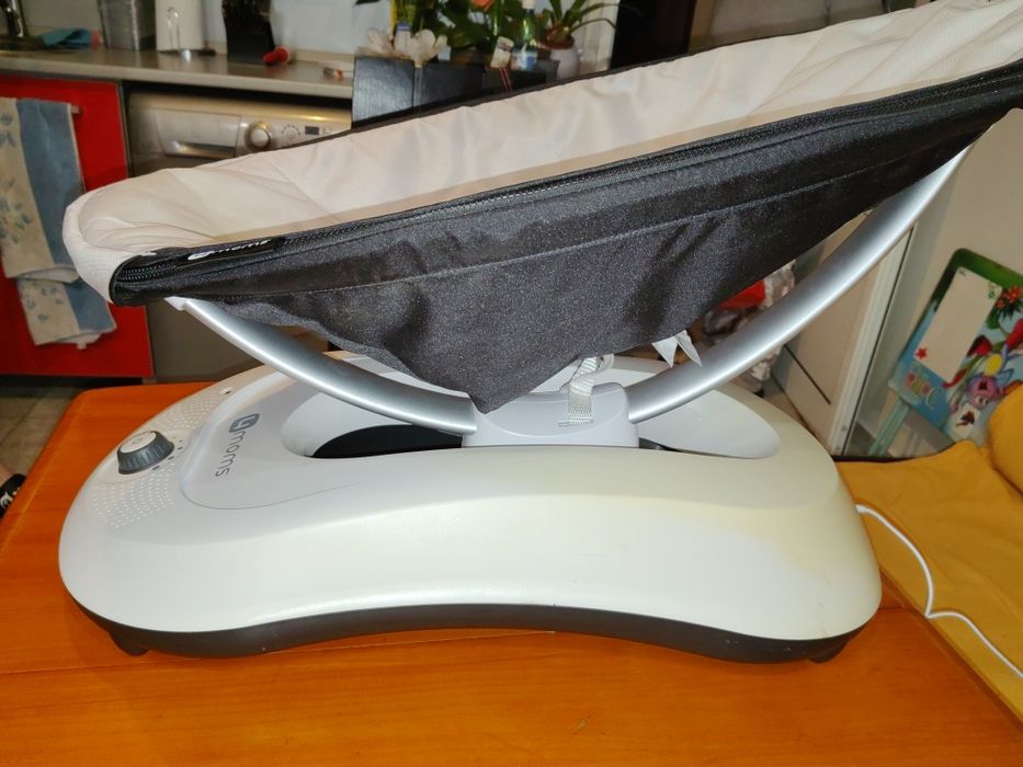 Електрическа бебешка люлка 4moms