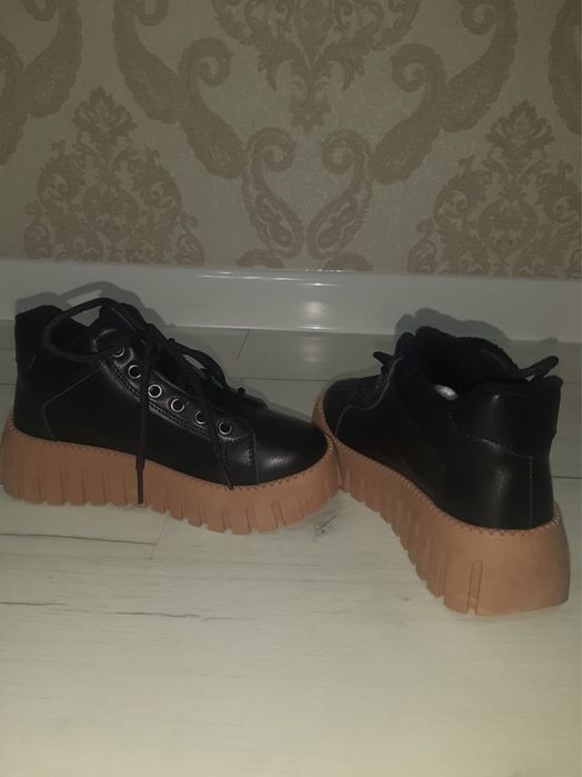 Женская обувь