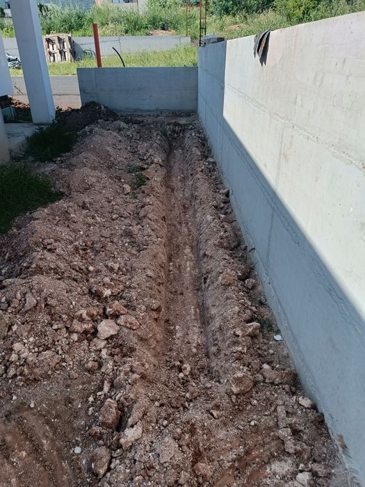 Услуги с мини  багер с 4 кофи и самосвал до 3.5т