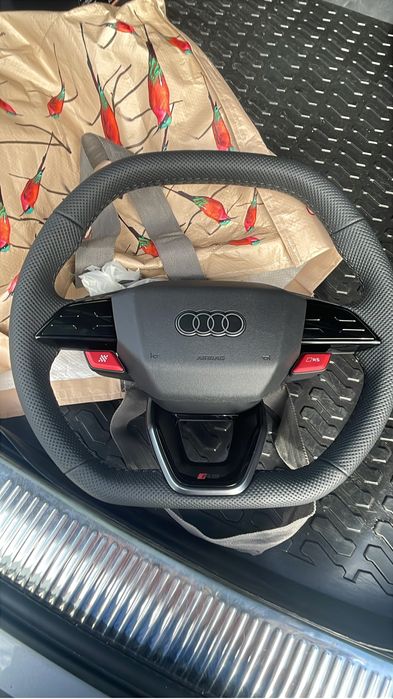Vand volan Audi RS e-tron NOU