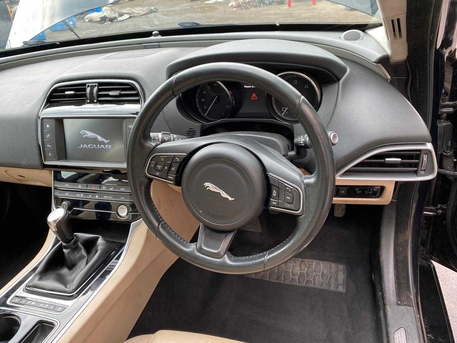 Dezmembrez jaguar XE 2.0 ingenium/bara xe/far xe/capota xe/usa xe/stop